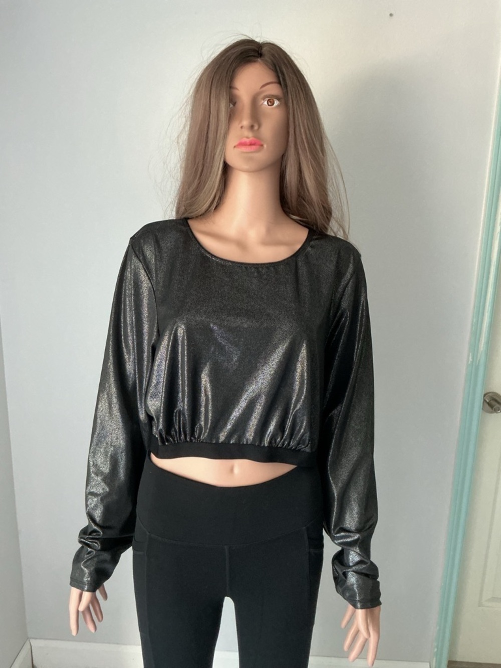 torrid Black Shimmery Metallic Cropped Long-Sleeve Top